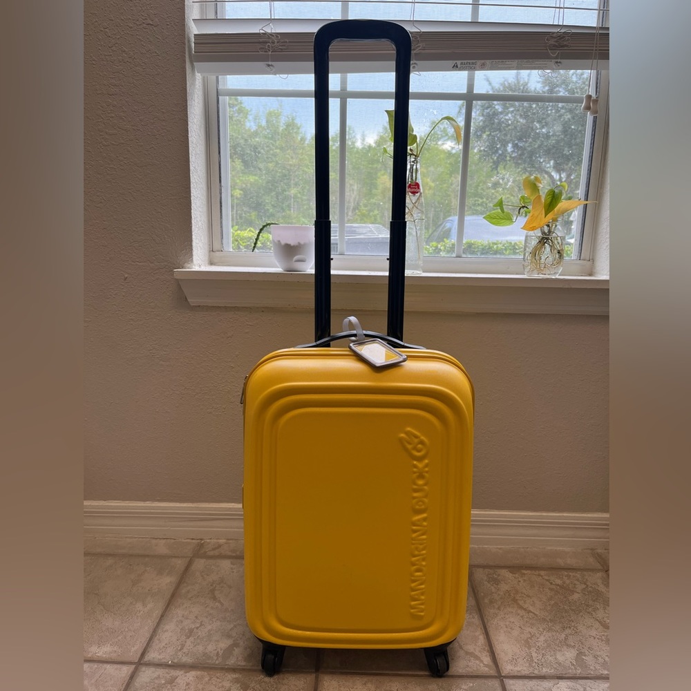 Mandarina Duck Carry On | Yellow
